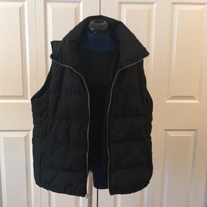 Almost new Old Navy black fleece lined puffer vest
